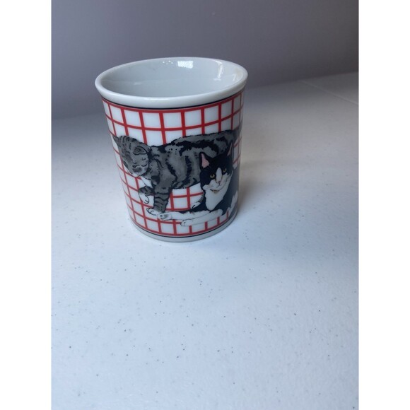 CURZON Cat Kitty Tabby Tuxedo Coffee Tea Mug Red Grid Vintage Japan - Picture 3 of 16